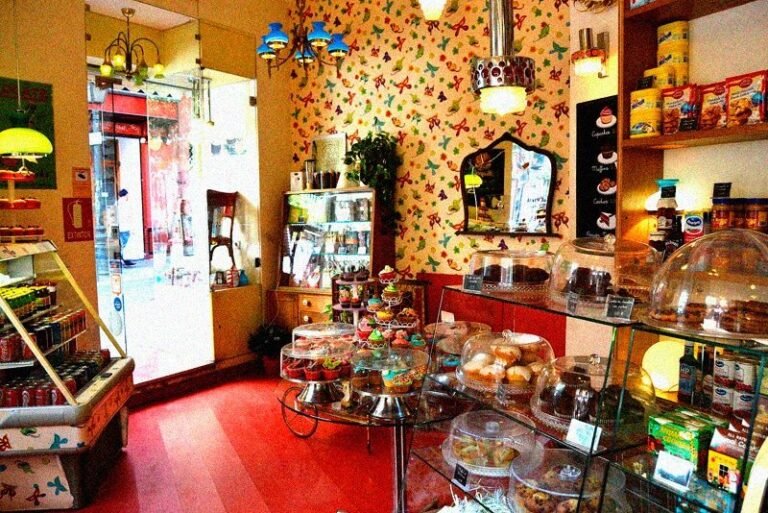 «HAPPY DAY BAKERY» UNA PANADERÍA-PASTELERÍA CON PRODUCTOS AMERICANOS