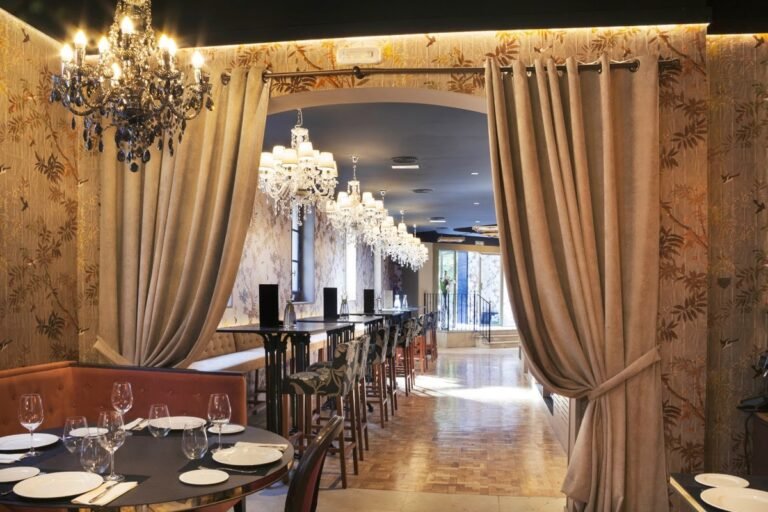 «KÜCHE» UN MAGNÍFICO RESTAURANTE EN LAS ANTIGUAS CABALLERIZAS DEL PALACIO DE LIRIA EN MADRID